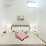 Villalbe מלון דירות 4*
